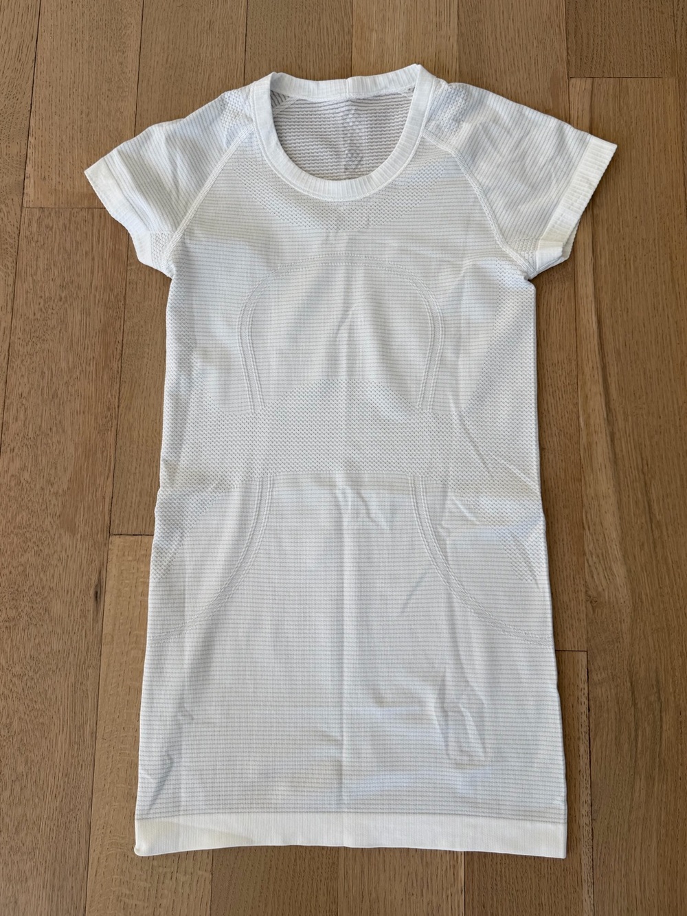 Lululemon Swiftly Tech Tee - Size 4